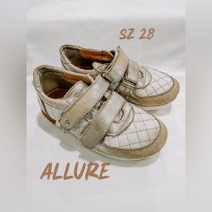 Allure size 28 leather metallic look quilted style orthopedic girls shoes